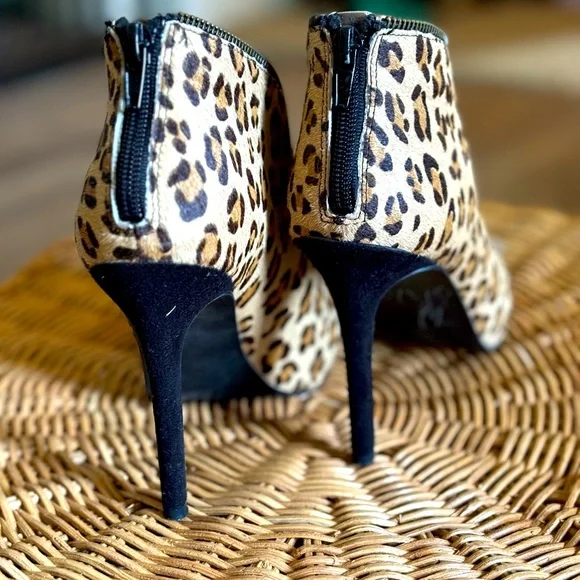 CARLOS LEOPARD COW HIDE ZIPPER HEEL - Picture 7 of 7